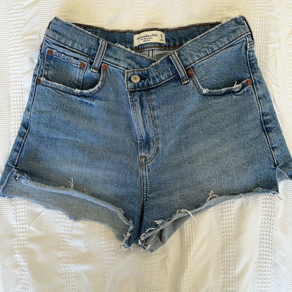 Abercrombie & Fitch Mom Short high rise